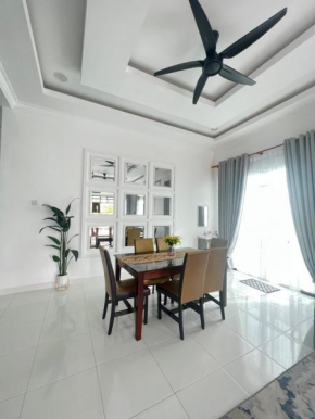 Villa Muslim Gong Badak